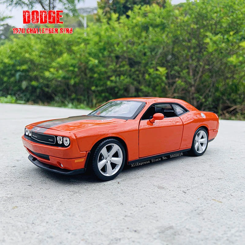 Maisto 1:24 2008 Dodge Challenger simulation alloy car model crafts decoration collection toy tools gift