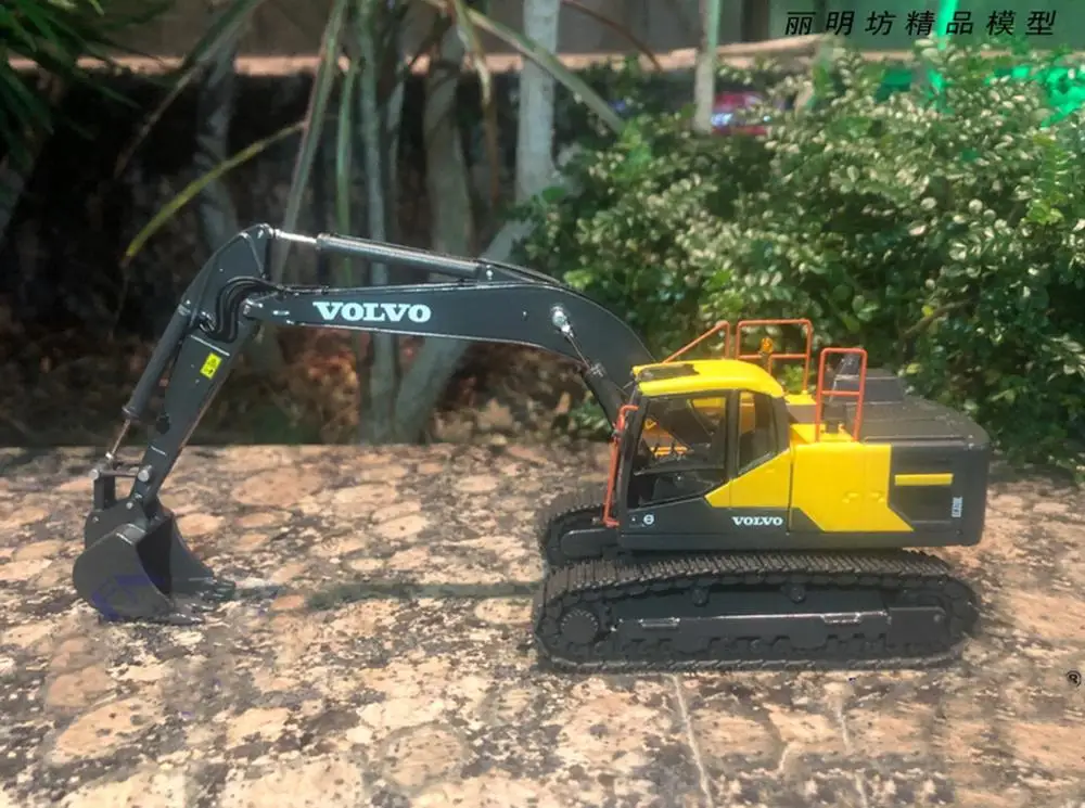 1/50 Scale Vol-vo EC220E Crawler Excavator DieCast Model Collection Toy Gift