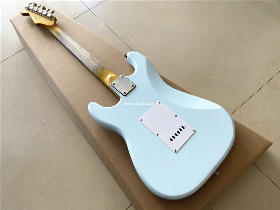 High quality inheriting classic light blue electric guitar rosewood fingerboard can be customized free shipping