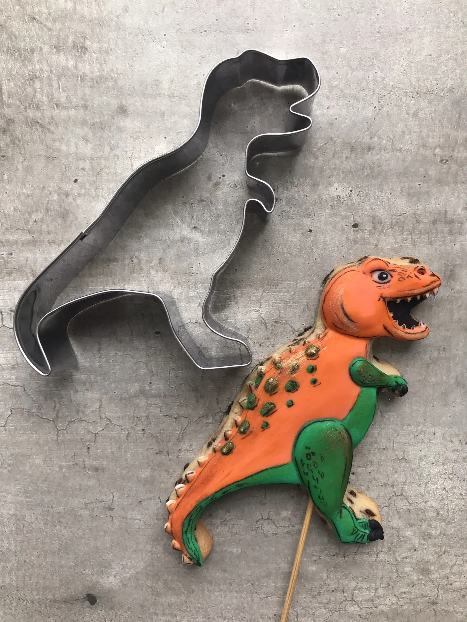 KENIAO T-Rex Cookie Cutter for Kids - 11.4 CM - Dinosaur Biscuit Fondant Bread Sandwich Mold - Stainless Steel