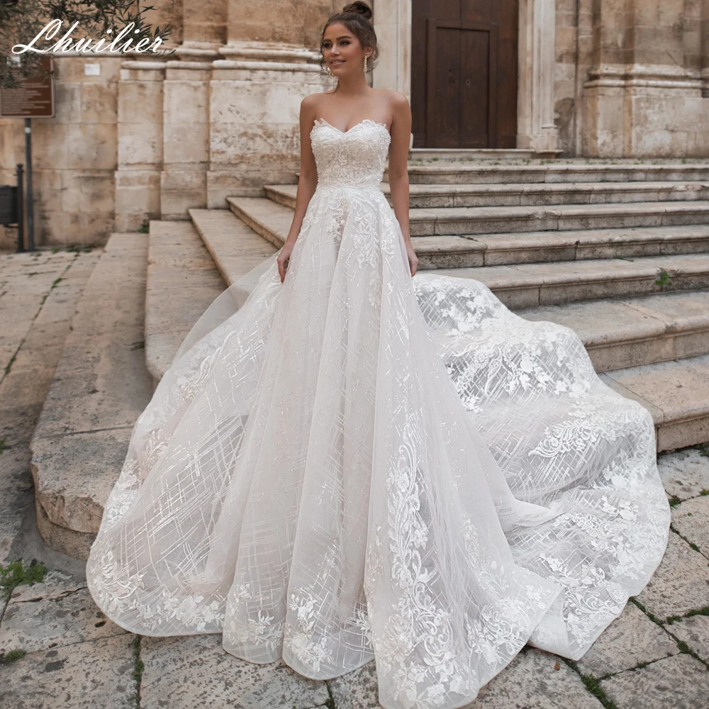

Lhuilier Customized A Line Strapless Wedding Dresses Sleevelss Lace Appliques Floor Length Bridal Gowns with Royal Train