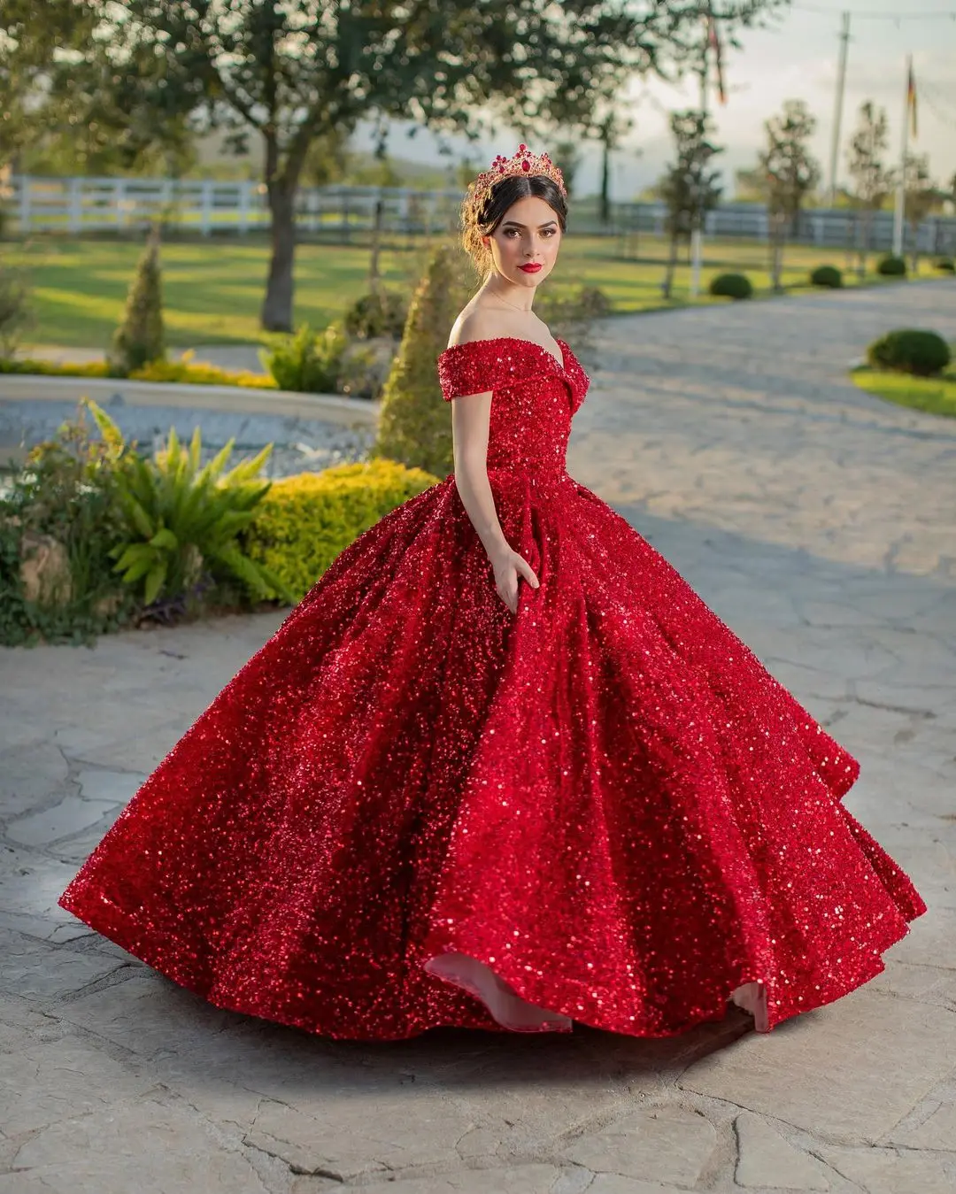 Sparkle Sequins Prom Dresses 2022 Ballgown Quinceanera Draped Skirt Off-Shoulder Formal Party Event Gowns Red Hunter Gold White