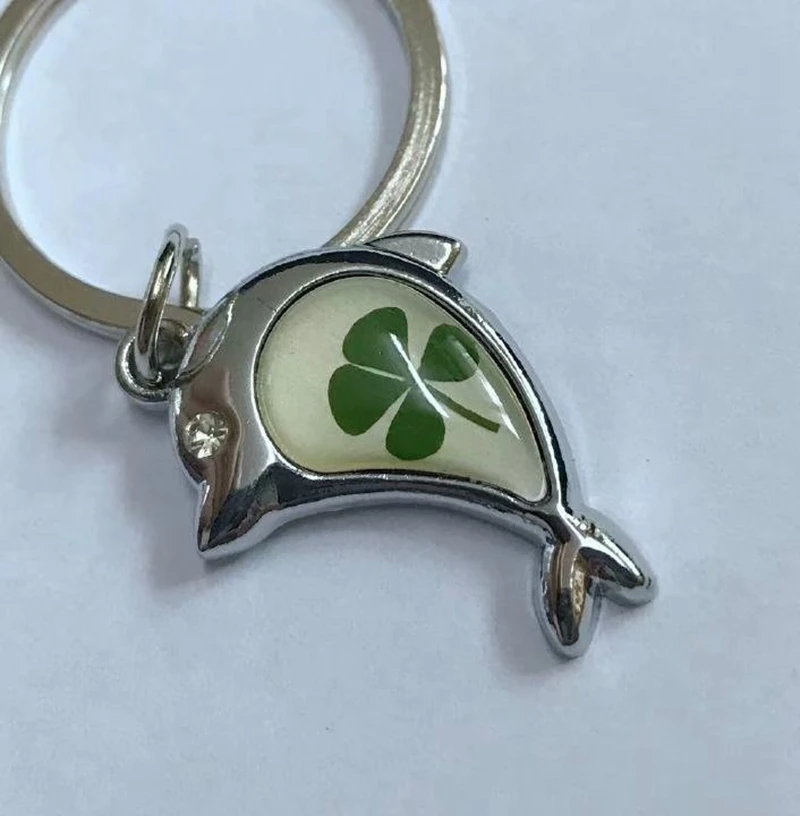 30 pcs Personalized real four leaf clover classic dolphin shamrock keychain