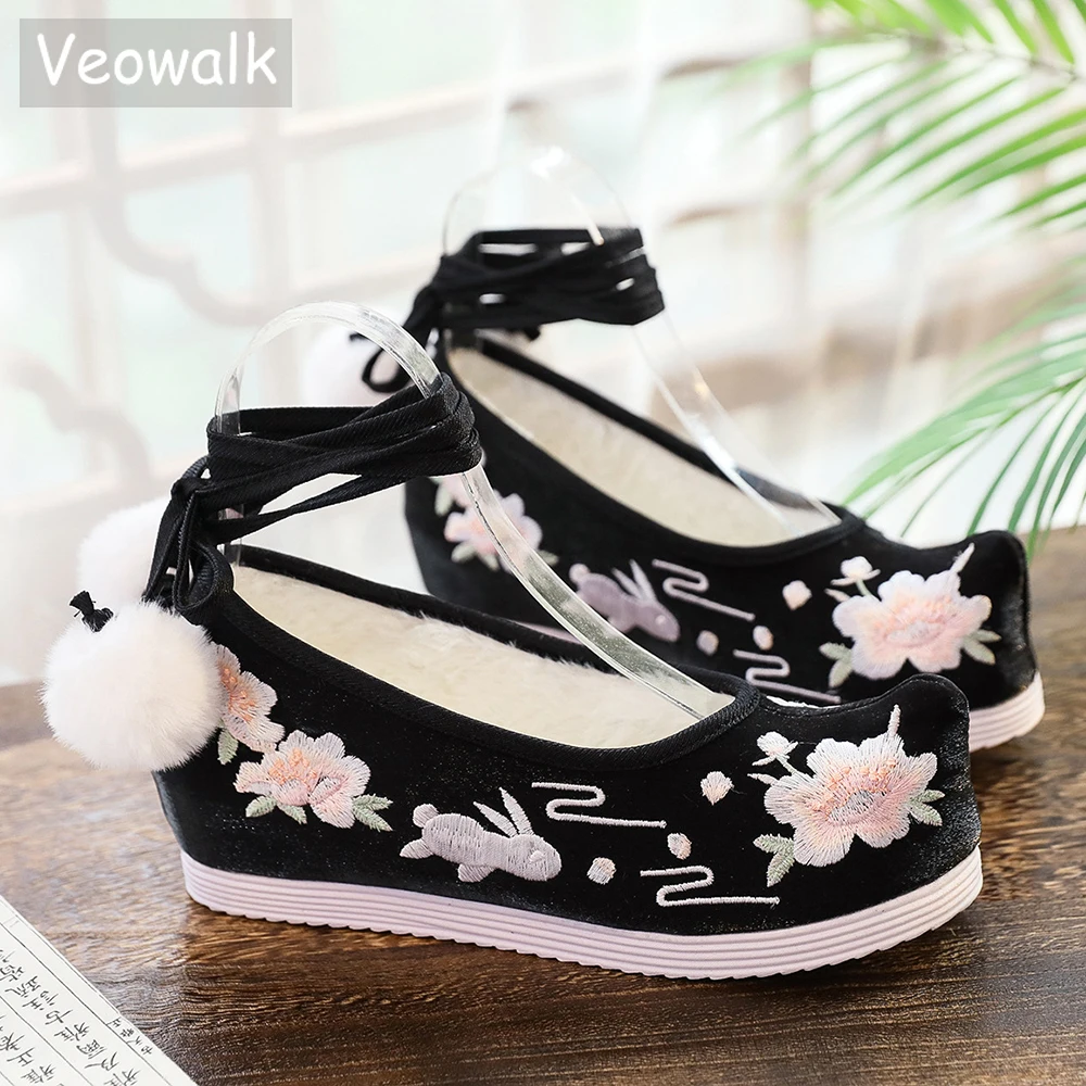 Veowalk Scarpe invernali da donna calde con fodera in peluche pelosa e raso con plateau in cotone, cinturino alla caviglia, sneakers casual ricamate