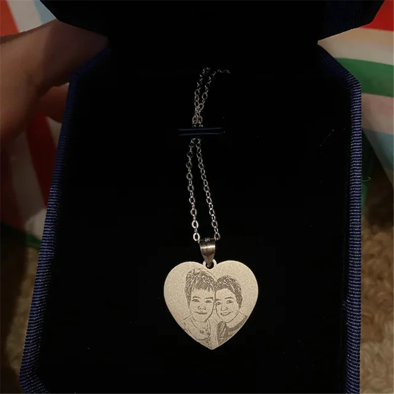 Custom Laser Engraved Name Photos For Lovers Family Friend Stainless Steel Heart Necklace Unique Personalized Jewelry