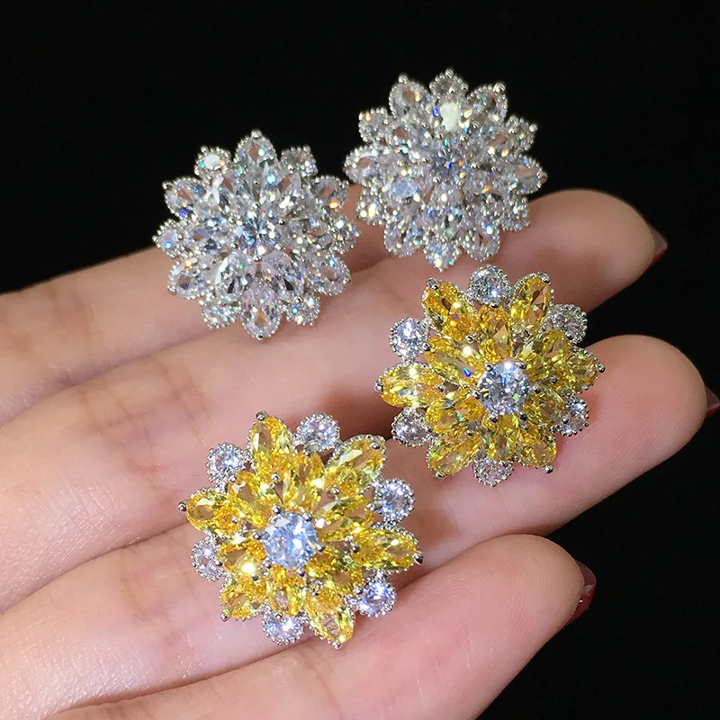 Luxury Zirconia Flower Earrings Female Sweet and Lovely White Yellow Crystal Snowflake Shape Earrings Wedding Earrings Jewelry