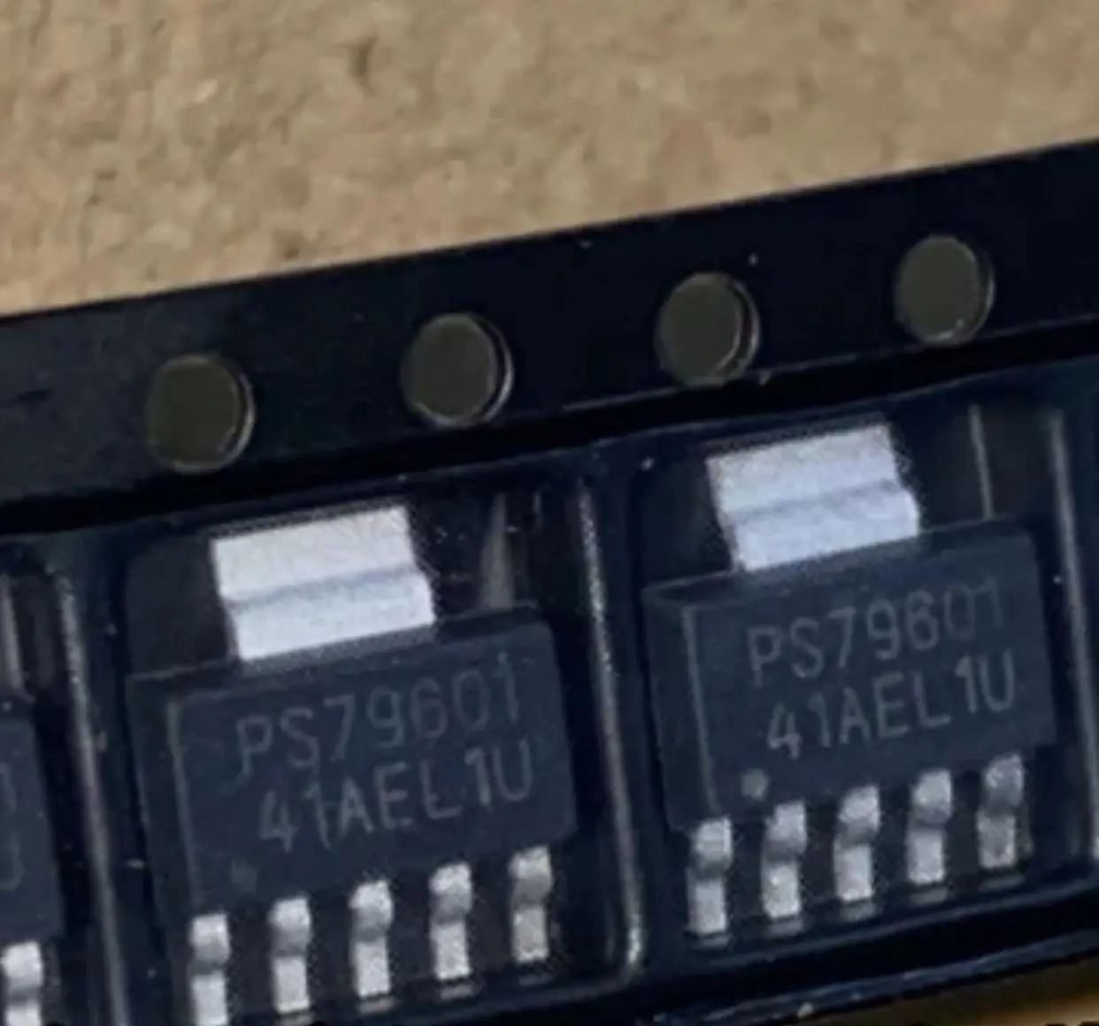 10PCS/TPS79601DCQR PS79601 SOT223