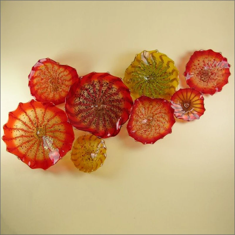 

Modern Hand Made Blown Glass Flower Plates Blown Glass Plates Art Decoration Fashionable Large Decorative Glass Hanigng Plates