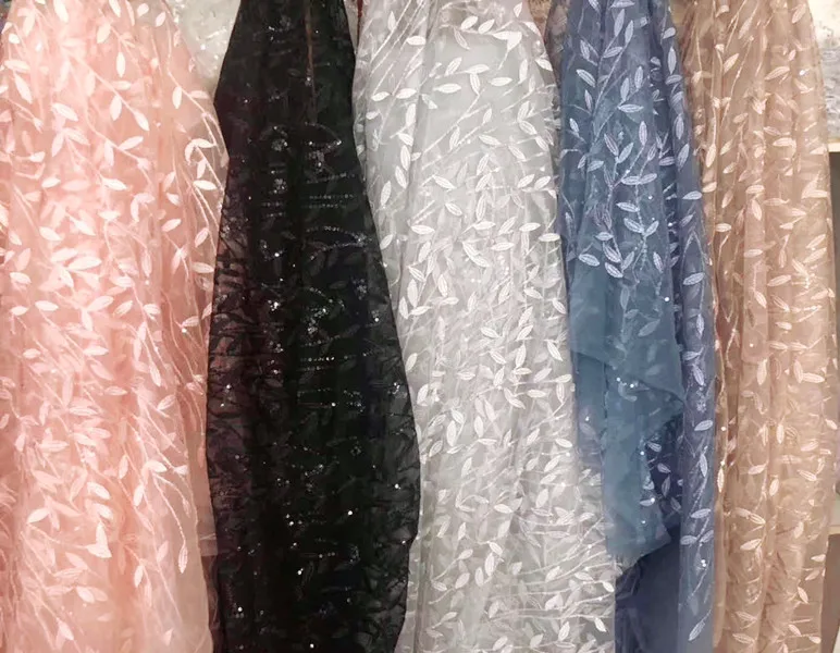 Mit Pailletten bestickter Spitzenstoff, Hochzeitskleid-DIY-Zubehör, Marineblau, Schwarz, Rot, Goldblätter, RS2364 – Detail 6