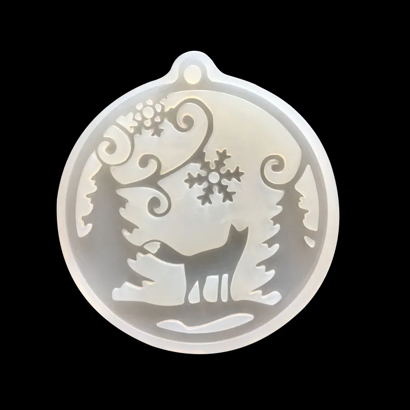 Snow Fox Christmas Tree is made of epoxy resin, silicone mold with holes used for necklace pendants, sweater chains, keychains