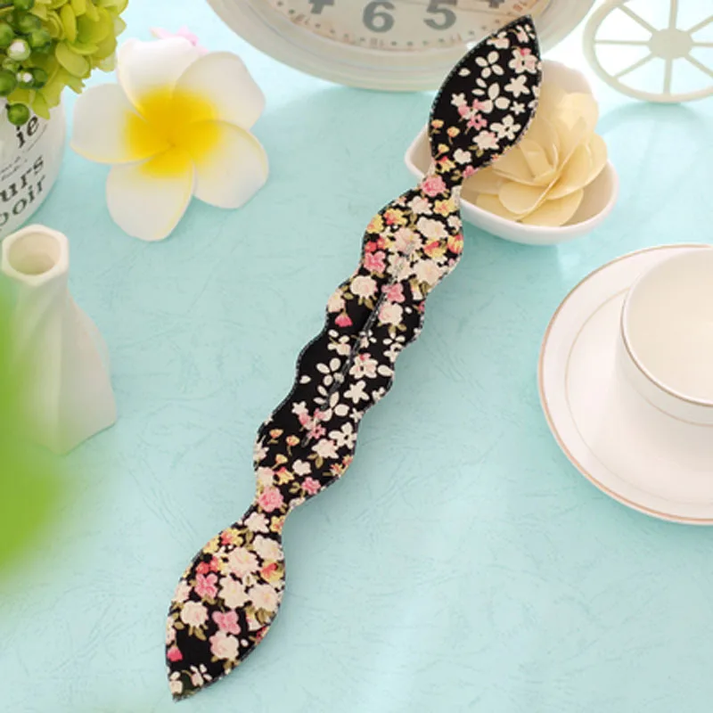 Furling Girl 1PC Floral Dots Lips Style Bunny Ears Magic Sponge Hair Styling Bun Maker Twist Curler Tool Hair Accessory