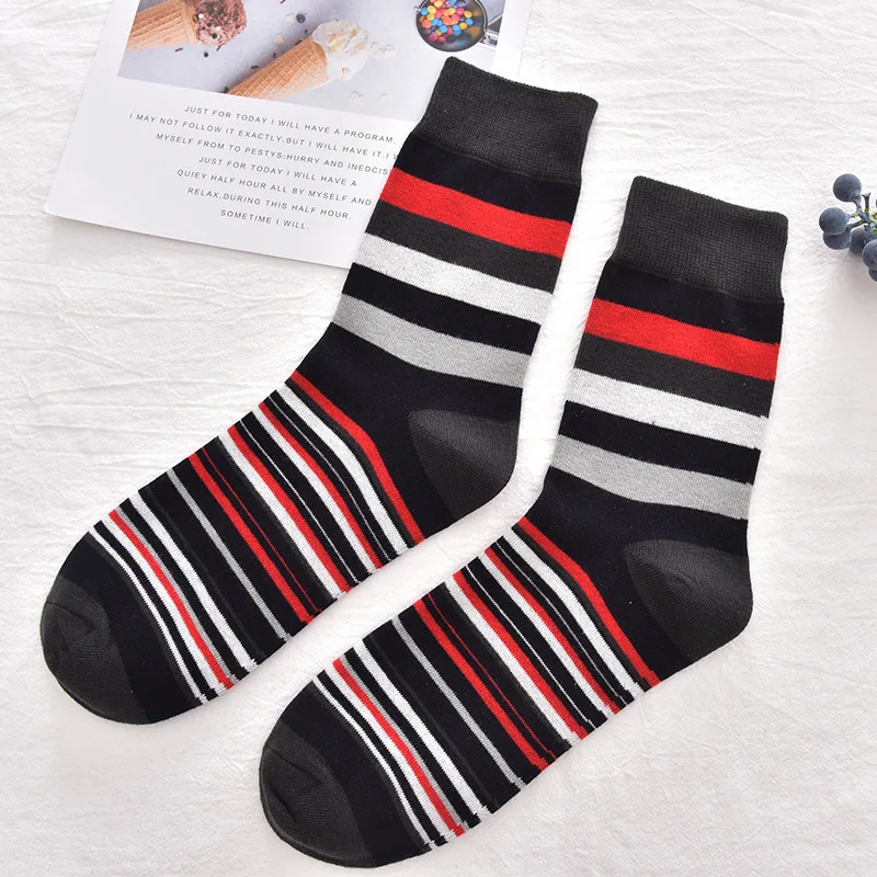 5 pairs of socks  standard new socks men\'s British style cotton socks, retro colors Harajuku Street fashion men no gift box