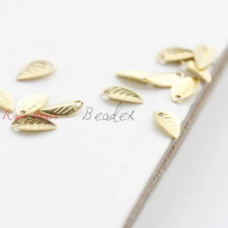 Materiały DIY - Element z litego mosiądzu - Liść 7,5x4mm (1865C)