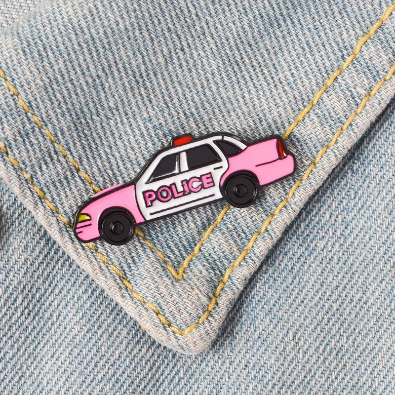 Pin k Police Car smalto Pin Cute Vintage Car Badge spilla spilla Denim Jeans Shirt Bag Cartoon Jewelry Gift for Friends Kids