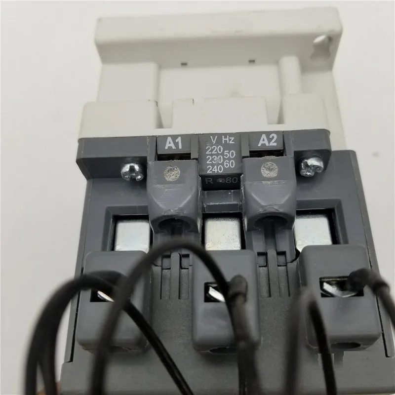 Contator abb de 3 polos para capacitor de console