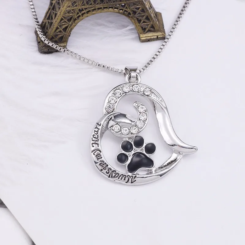 Crystal Charm Heart Shape Necklace For Women Girls Pet Lovers Rhinestone Cat Dog Paw Footprint Pendant Necklaces Jewelry Gifts