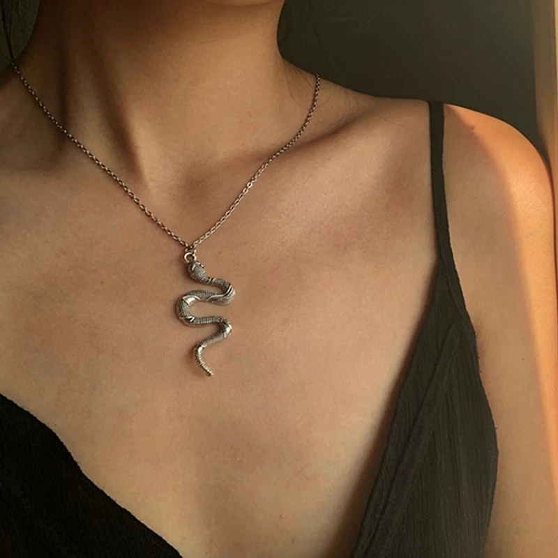 Snake Necklace New Animal Snake Dangle Women Pendant Necklace Minimalist Style Alloy Trendy Female Birthday Jewelry Gift Party