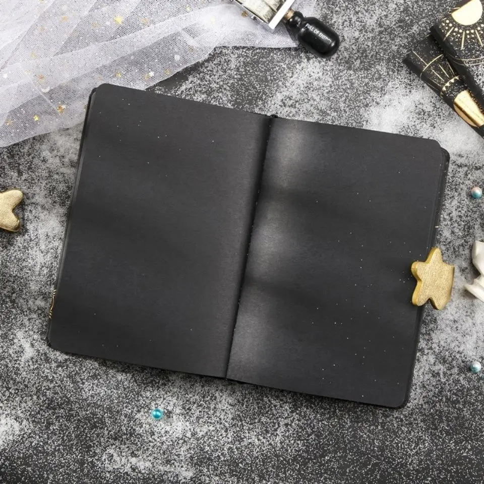 Moon and stars black inner page DIY graffiti book hand book hand-book note magnetic buckle this car line this student notebook