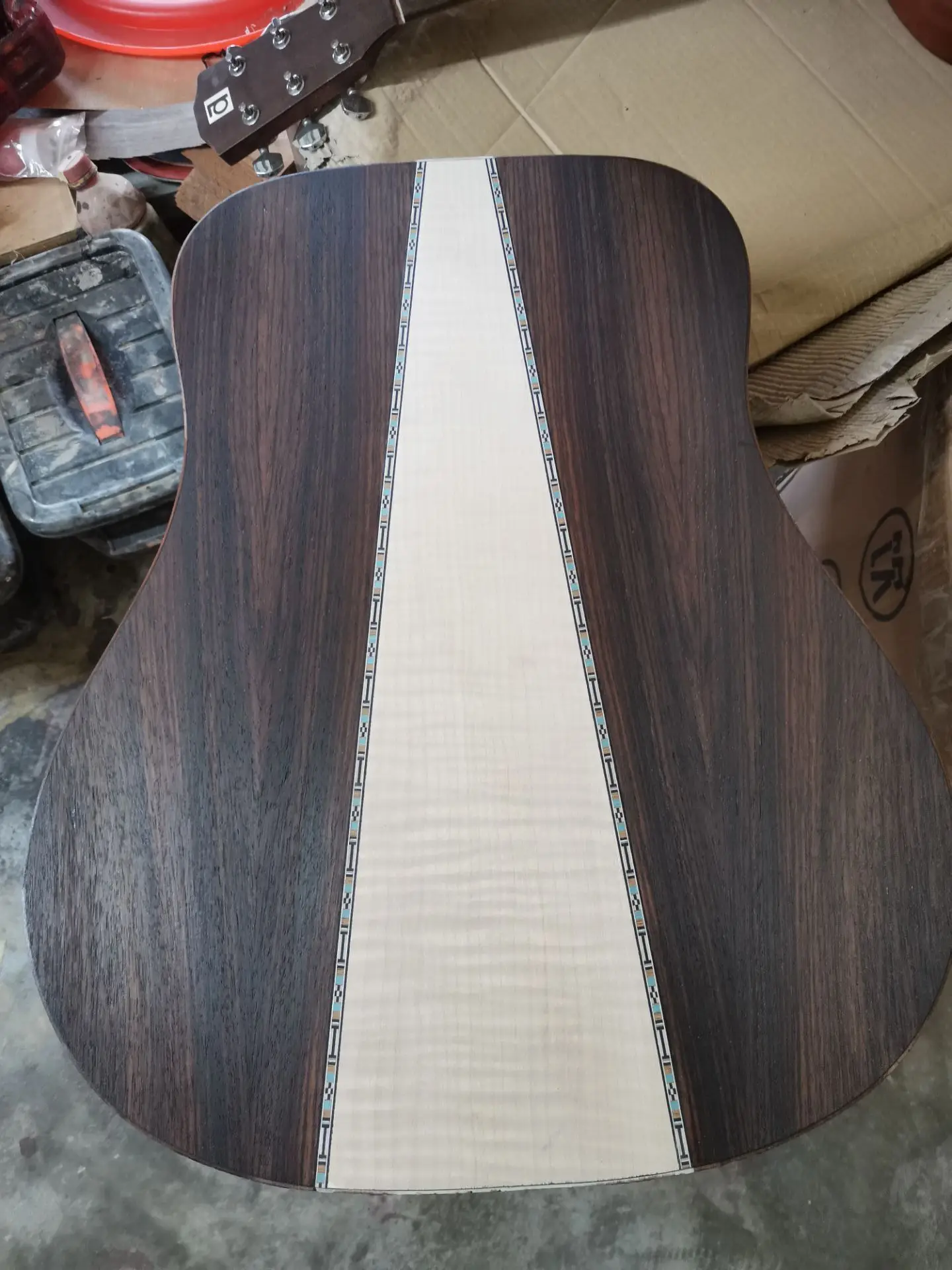 free shipping Factory Custom solid wood acoustic guitar,solid spruce wood Guitarra,handmade customize dreadnought guitar