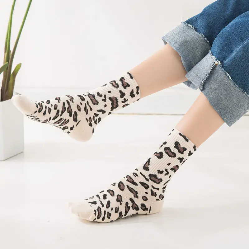 New Fashion Women Leopard Print Socks Spring Autumn High Street Popular Leopard Socks Sexy Wild Trendy Animal Print Warm Socks