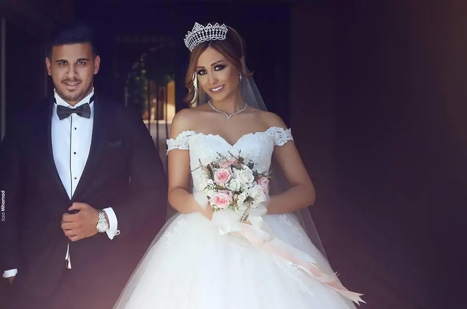 Vestidos de Boda de Princesa de una línea personalizados, vestido de novia con hombros descubiertos, apliques de encaje romántico de alta calidad, cuentas de tul