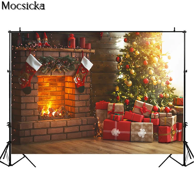ต้นคริสต์มาสเตาผิงการถ่ายภาพพื้นหลังไม้บ้านครอบครัว Decor แบนเนอร์ฉากหลังของขวัญถุงเท้า Photo Studio