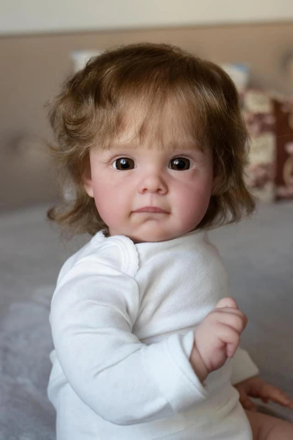 

Bebes doll with 60CM Handmade High Quality Reborn Toddler Maggie Detailed Lifelike Hand-rooted brown hair