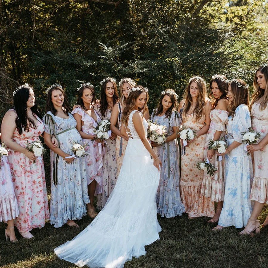 Gaun Pengantin Appliqued Pantai Boho Kerah V Rendah Gaun Pernikahan Tujuan Punggung Terbuka Fotografi Lapisan Renda Buatan Khusus