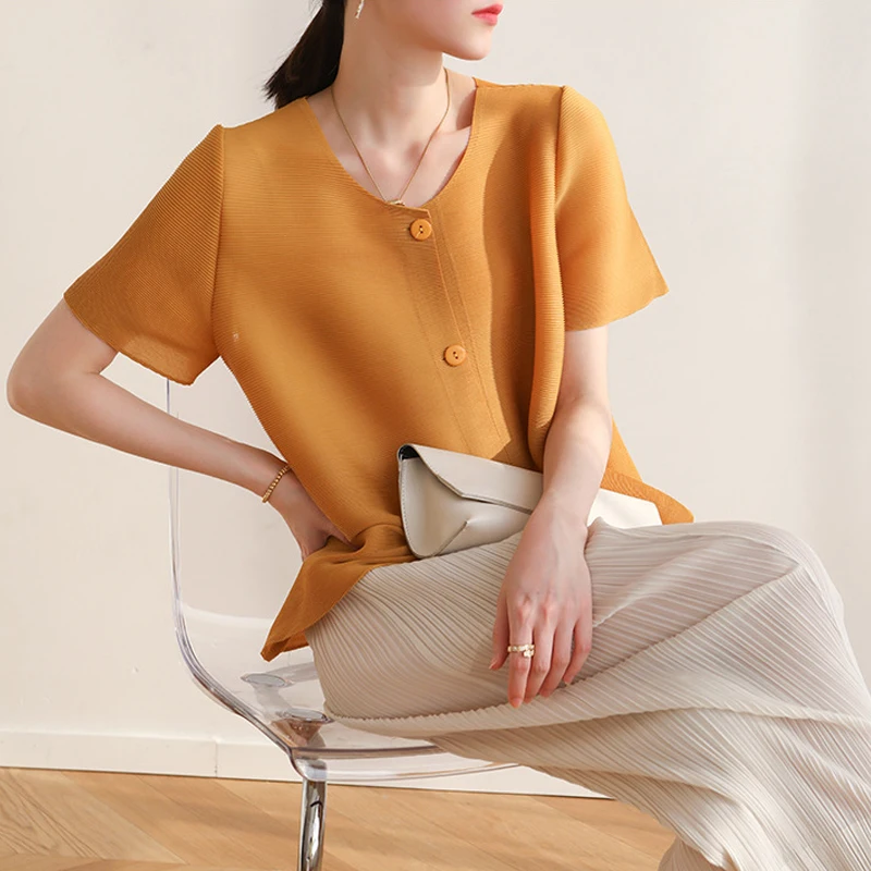 

Miyake pleated button casual tops 2021 summer new large size loose fashion short-sleeved T-shirts elegant solid folda Tees