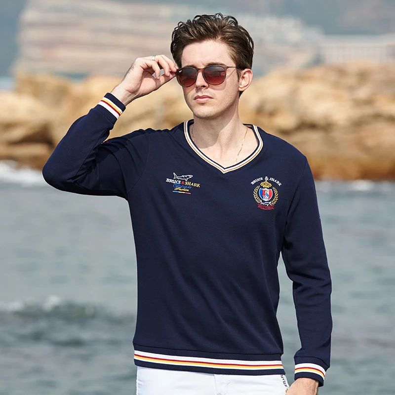 Autumn and Winter New V-neck Sweater Man Fashion Embroidery Bruce&Shark Knitted Bottom Casual Male Sweater Loose Navy Size 4XL