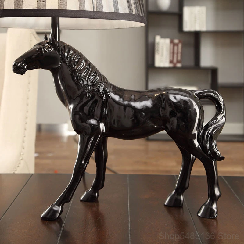 Imagem -03 - Luminária de Mesa Cavalo Preta em Resina Abajur para Decoração de Casa Quarto Sala de Estar Presente de Férias Arte Decoração Luminária Led