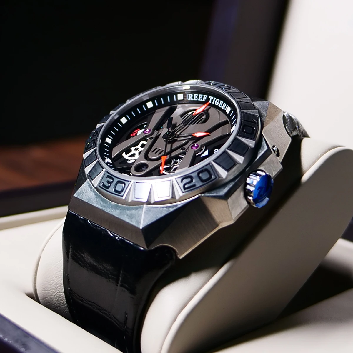 Reef Tiger/RT Top Brand Men Sport Watches Automatic Skeleton Watch Steel Waterproof Leather Strap Relogio Masculino RGA6912
