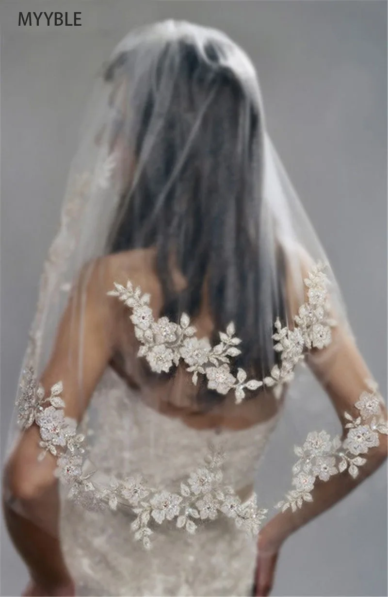 Customized Short Wedding Veils with Lace  Cheap Imported Silver Thread Flower Bridal Veil 2 Tier with Comb Wedding Accessories