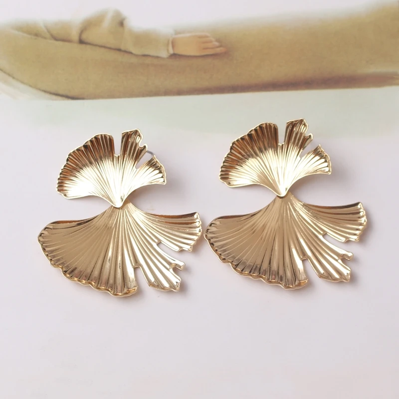 7 Colors Big Ginkgo Sector Leaf Earrings for Women Black Yellow Gold Metal Drop Earring Party Jewelry Valentine\'s Day Girl Gift