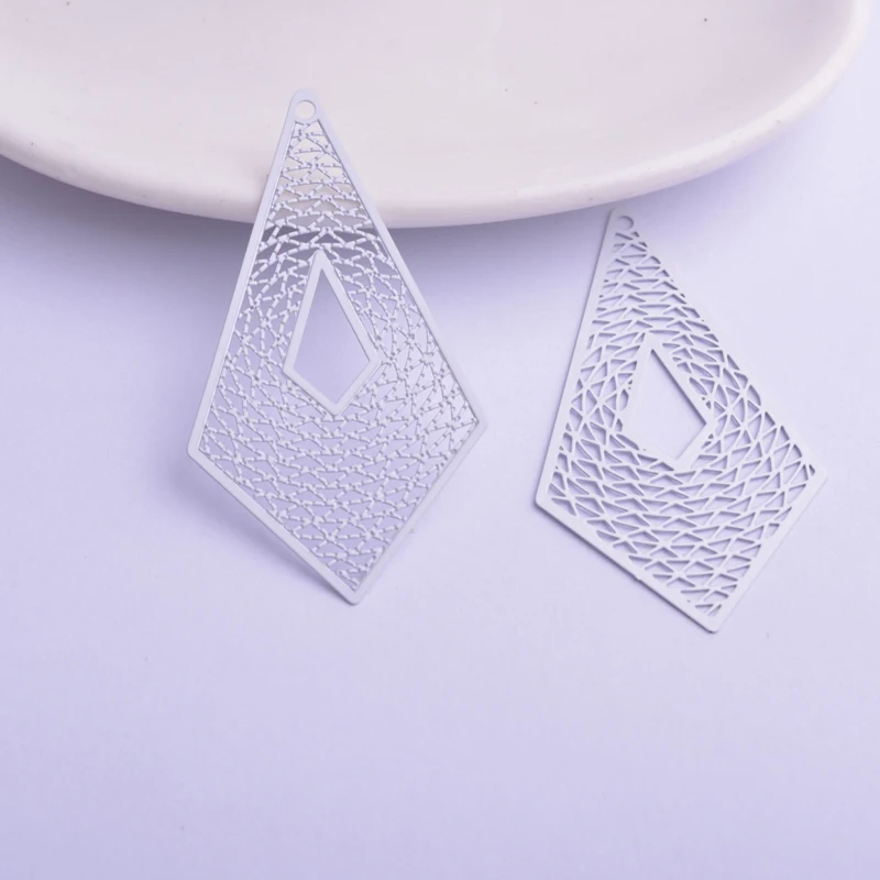 30 Stück AB5564 30*54mm Filigrane Geometrische Pyramiden-Anhänger aus Metall-Messing, Dünner Anhänger für DIY-Schmuck- und Ohrringherstellung – Detail 9