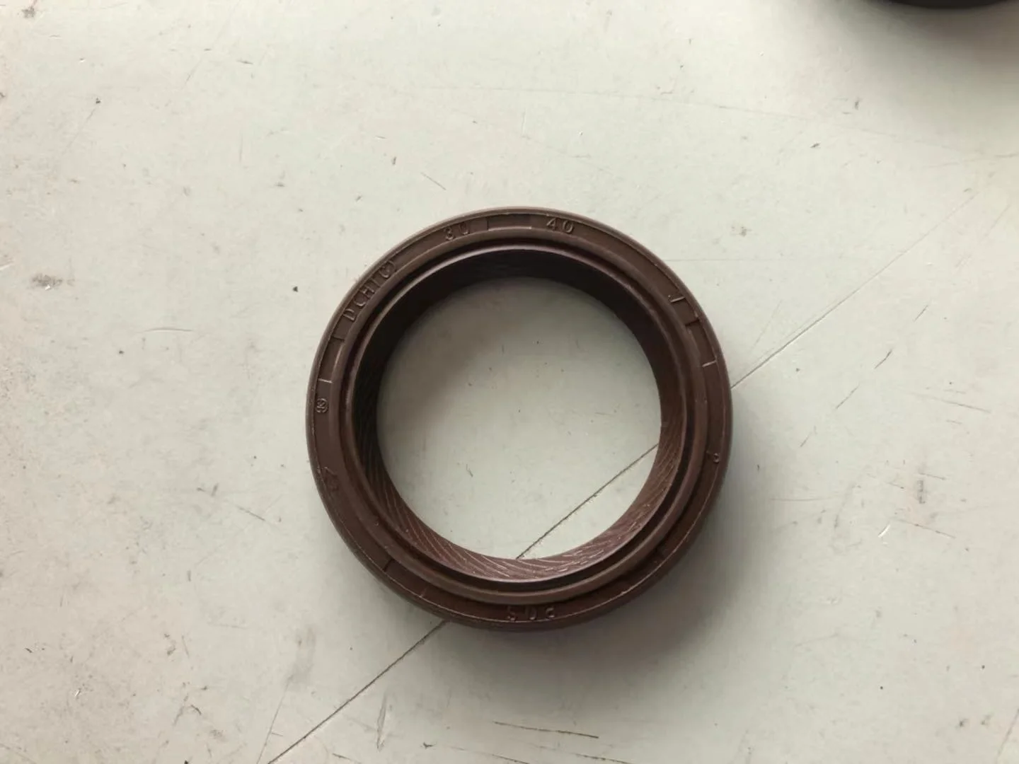 1pcs front Camshaft oil seal rubber seal for Chinese SAIC ROEWE 550 MG6 1.8T Engine Auto car motor parts LUC100290
