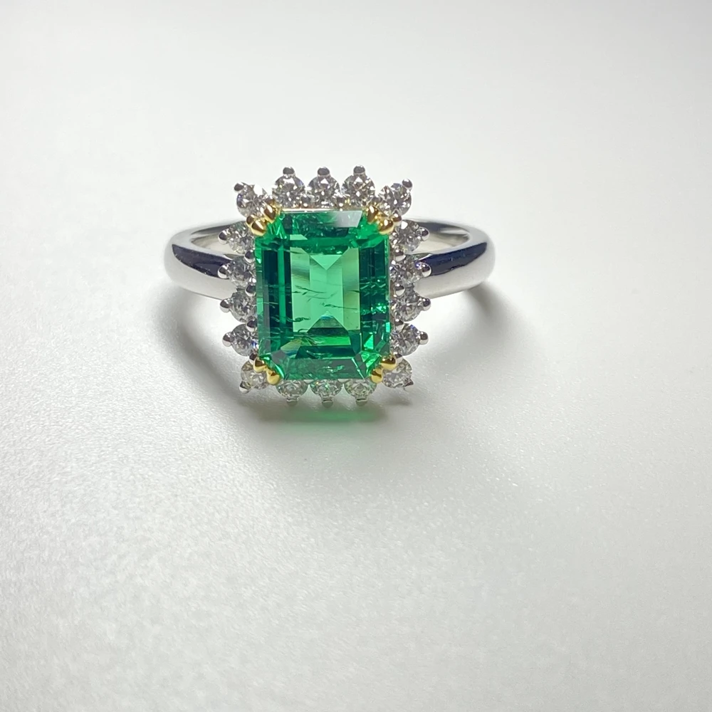 

Meisidian New ProductsTwo Color Plated Yllow Gold 7x9mm 2 Carat Hydrothermal Emerald S925 Sliver Moissanite Diamond Ring