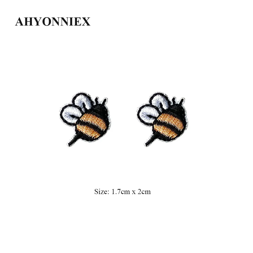 Mini parche bordado de abeja amarilla, pegatina para planchar, apliques de ropa, accesorios de ropa DIY, 10 unidades por lote