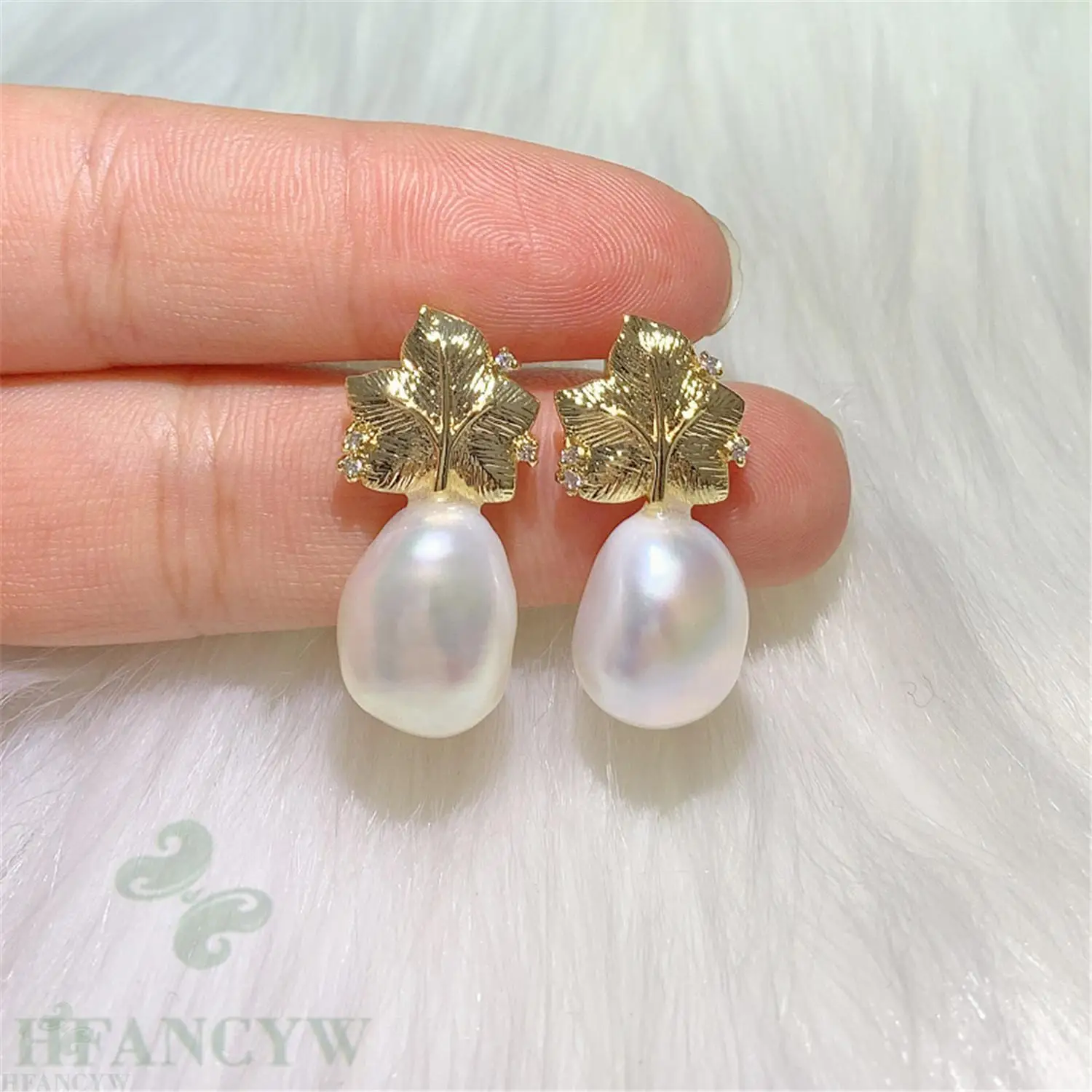 

White Baroque Pearl Earring 18k Leaves Ear Stud Luxury Party Irregular Dangle Aurora