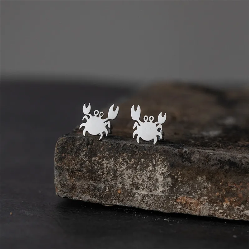 Yungqi New Fashion Punk Crab Earring for Teens Women Men Ear Stud Cool Animal Jewelry Vintage Earings Accessories Metal Brincos