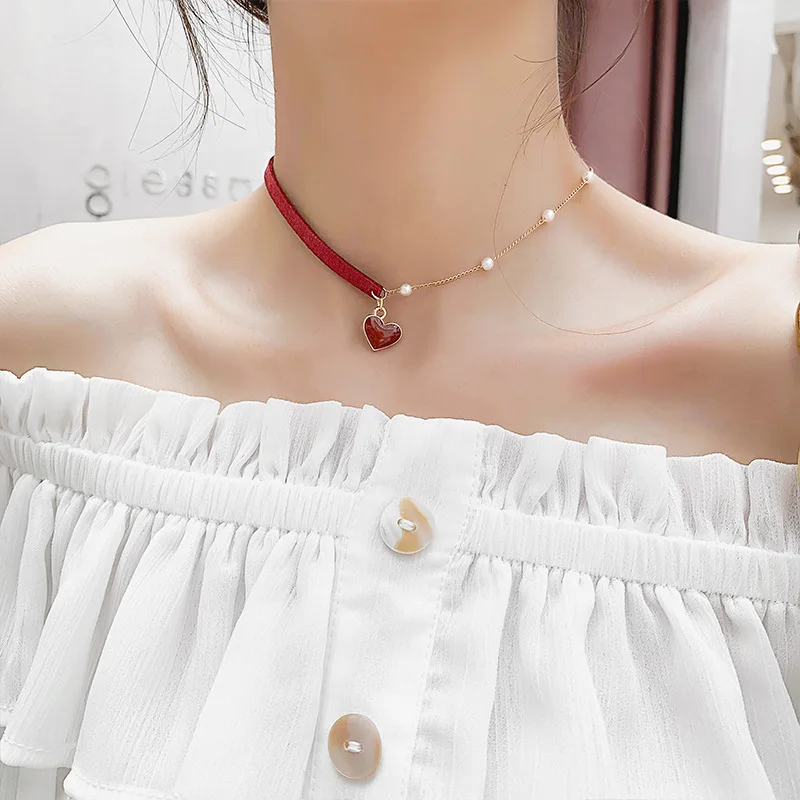 Small Red Heart Female Fashion Clavicle Chain Short Pearl Handmade Beaded Exquisite Elegant Neck Chain Personality Neckband