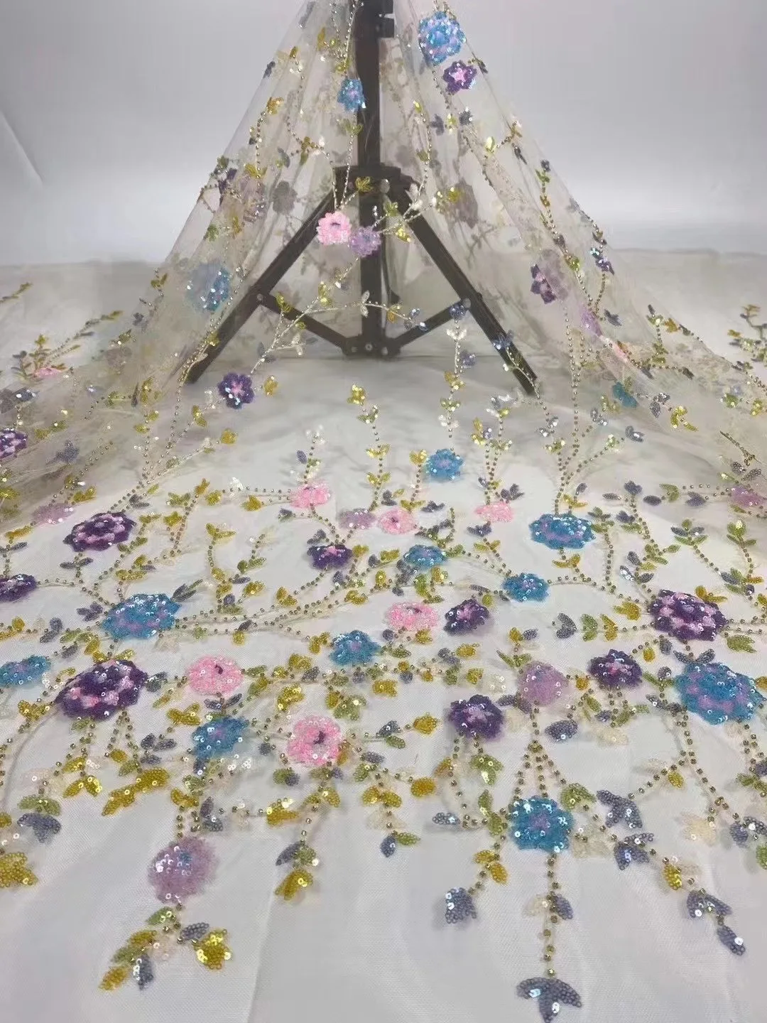 4 colors 3D Applique flower Sequin Embroidered Plum Flower Net Yarn Lace Women\'s Fashion Dress DIY Fashion Fabrics X0848