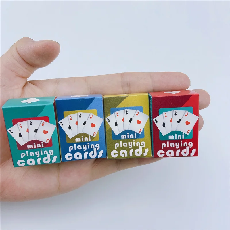 Mini Miniature Playing Cards for Dolls, Cute Poker Games, Acessório de Decoração de Casa Cartas de Alta Qualidade 40x28mm