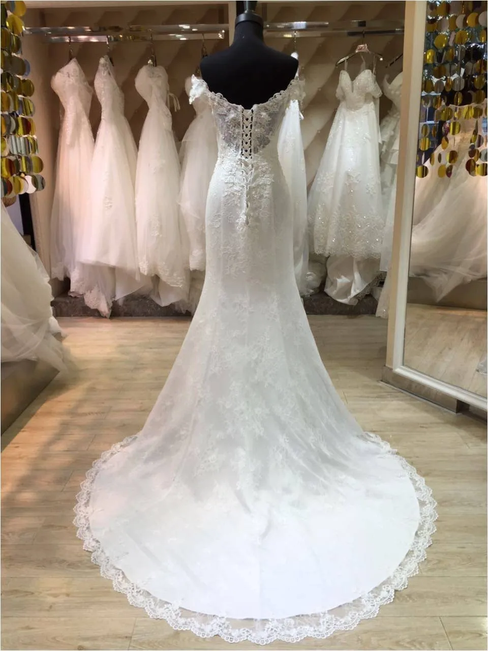 Robe De mariée Sexy en dentelle, épaules dénudées, dos nu, avec traîne détachable, sur mesure