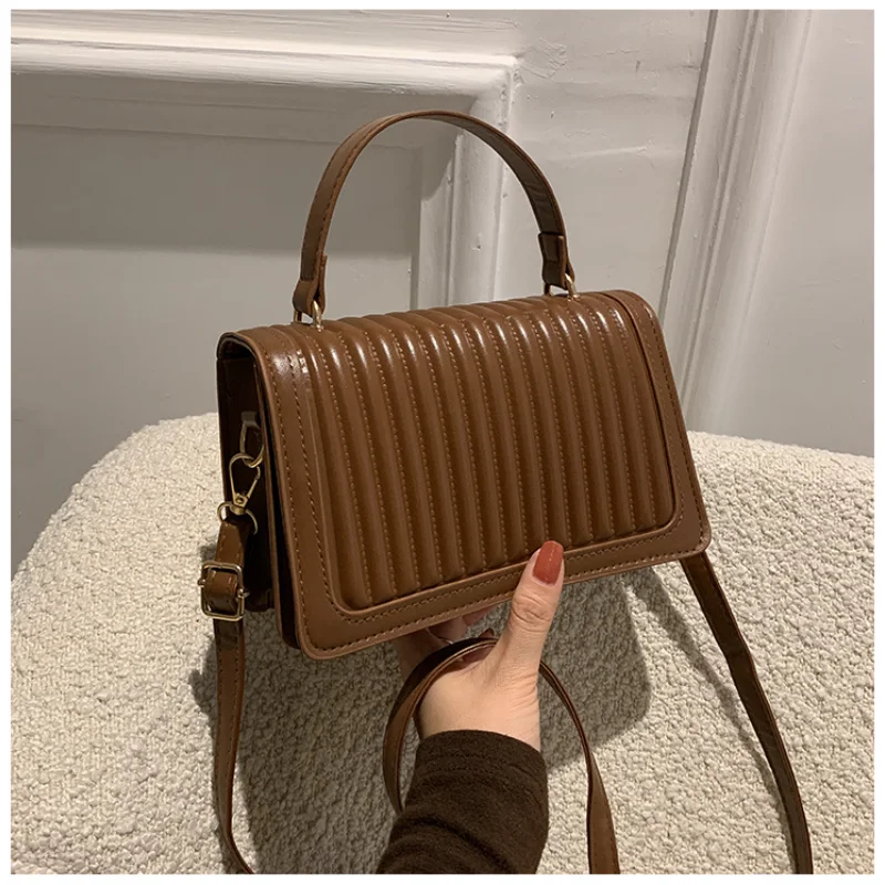 2022  Fashion Simple Embossed Square Bag High Quality Leather Luxury Brand Handbag Women's Famous Brand Handbag Messenger Bag