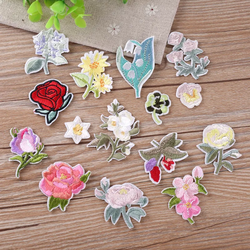 Exquisite Small Japanese Flowers Embroidery Iron Patches for Clothing Iron on Sticker on Clothes T-shirt Badge Iron-on Applique