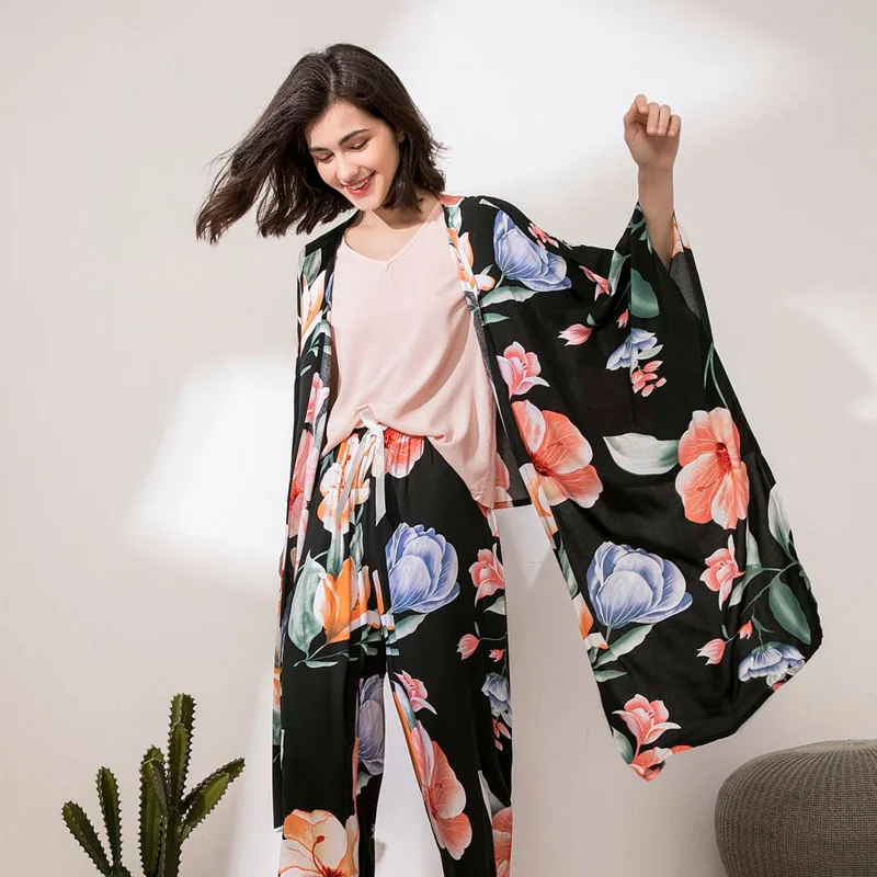 Best Selling Autumn New 4pcs Pajama Set French Style Floral Print Ladies Soft Rayon Loose Thin Homewear Women Elegant Sleepwear