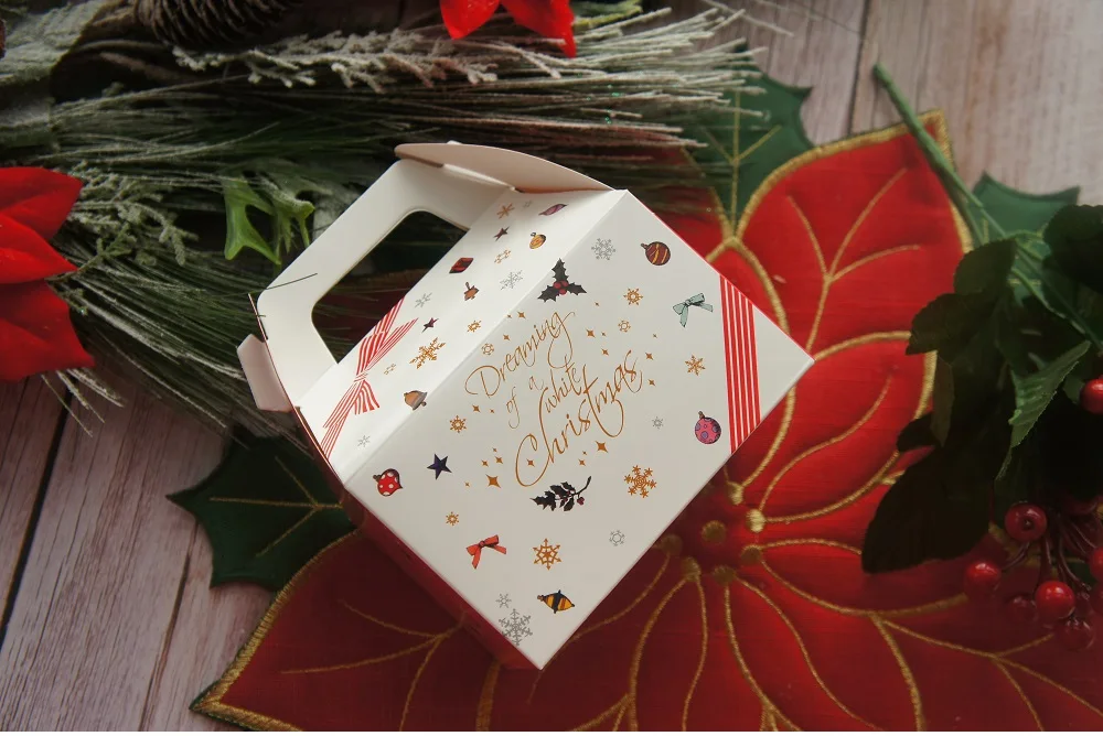 13*10.5*8 Red Christmas paper box with handle cookie Macaron Chocolate Paper Box Party Gifts Packaging 100pcs/lot