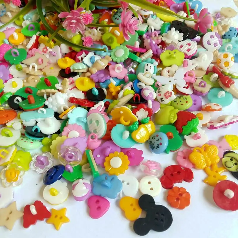 100PCs 25-35 Style Mixed Randomly Cartoon button for KIDS Clothes for craft  Scrapbooking Accessories