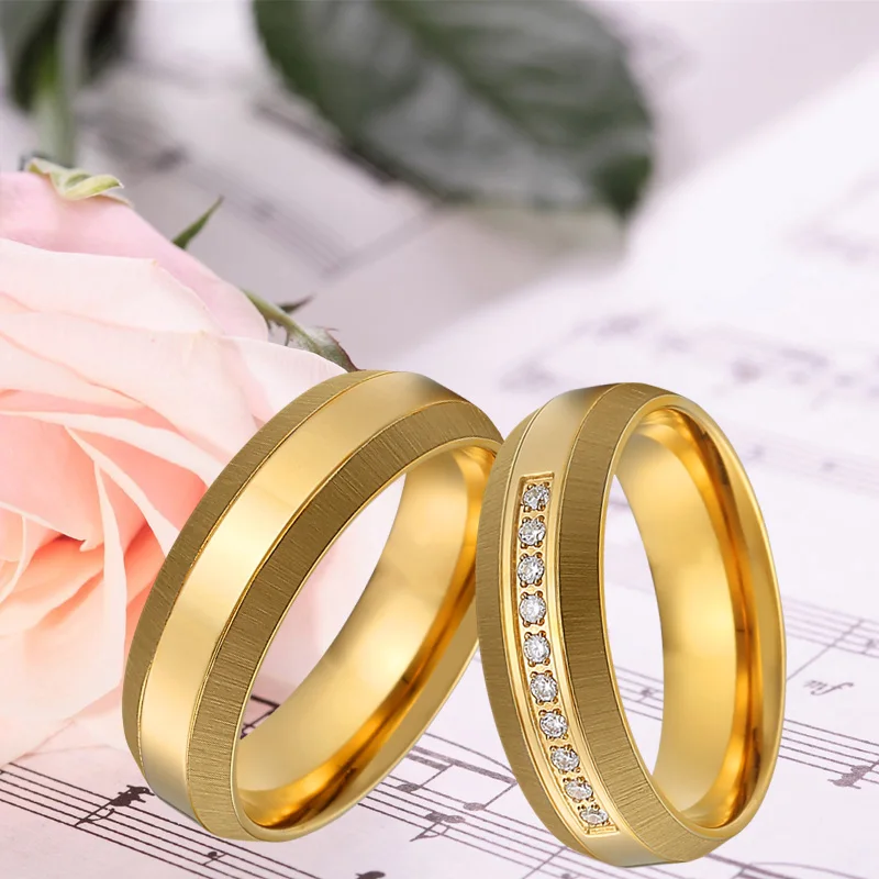الحب التحالف عالية الجودة 1 زوج زوجين خواتم الزفاف مجموعة للرجال والنساء الغربية 18k مطلية بالذهب مجوهرات مصنوعة من التيتانيوم الزواج